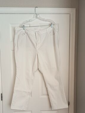 Old Navy White Straight-Leg Jeans